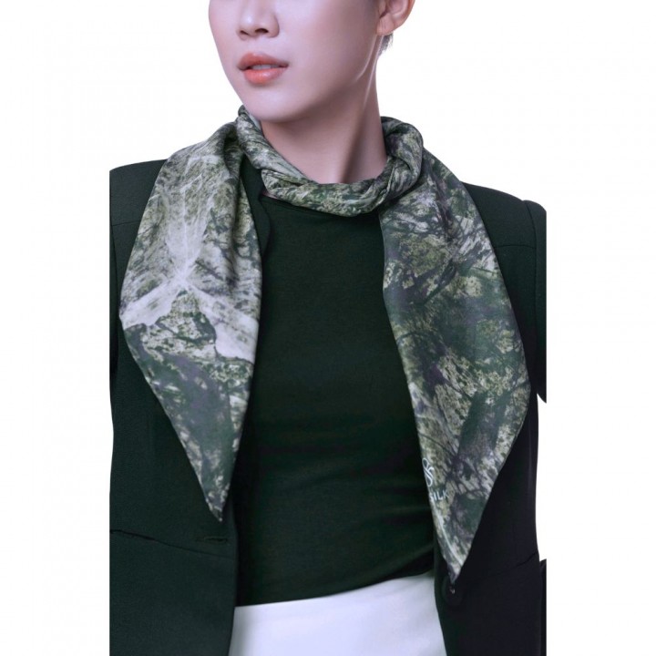 Khăn lụa vuông Quy vân mẫu nâu thạch 70*70cm